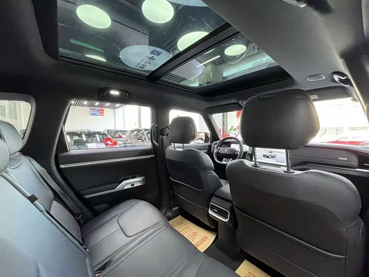 Фото 8 - Changan Deepal G318