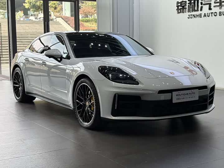 Фото 3 - Porsche Panamera