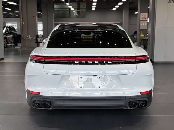 Фото 5 - Porsche Panamera