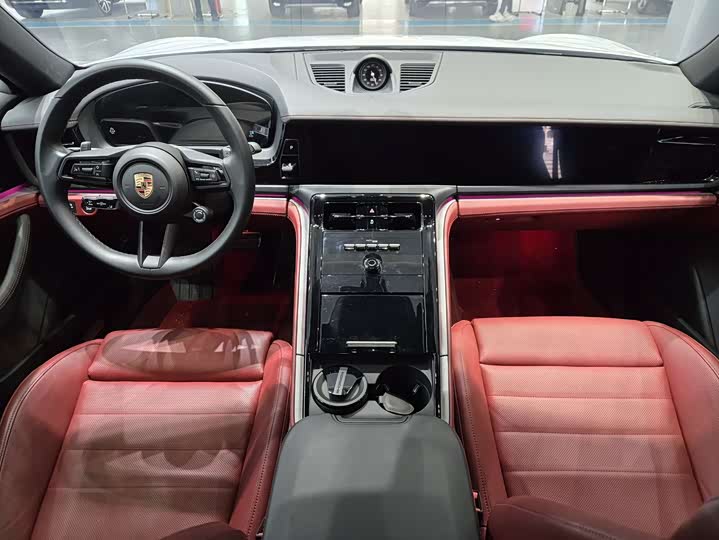 Фото 7 - Porsche Panamera