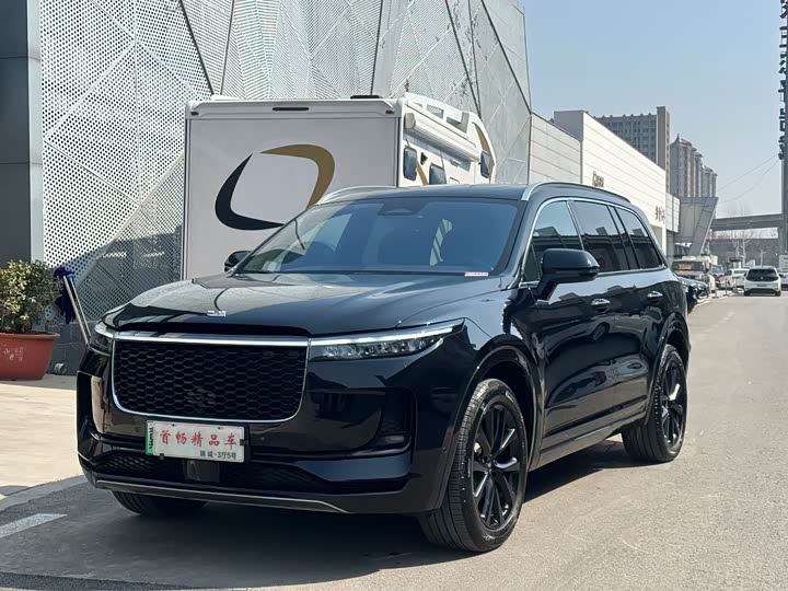 Фото 1 - LiXiang One