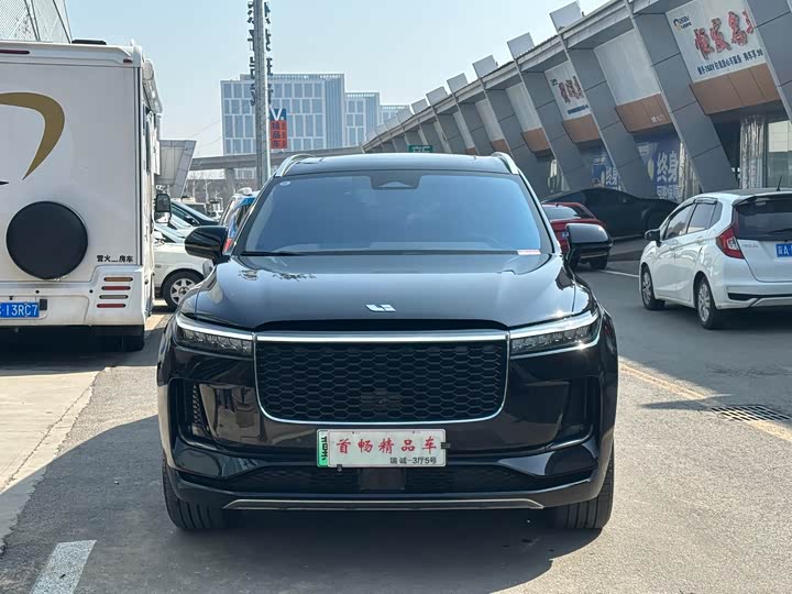 Фото 2 - LiXiang One