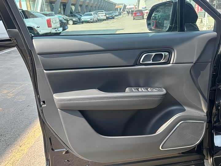 Фото 7 - LiXiang One