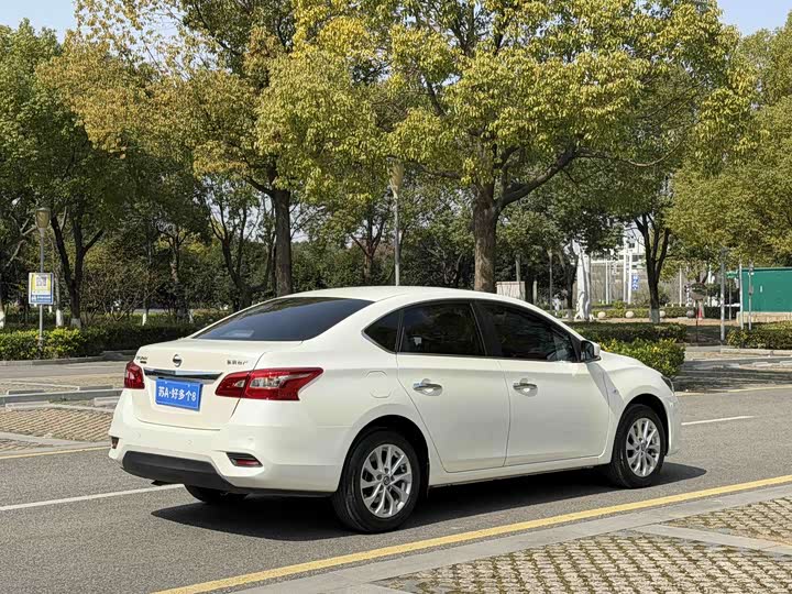 Фото 4 - Nissan Sylphy