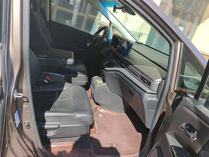 Фото 8 - Honda Elysion