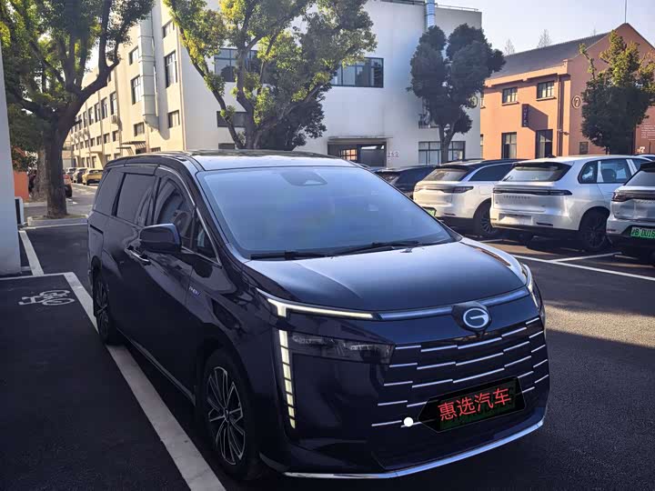 Фото 3 - GAC Trumpchi E8