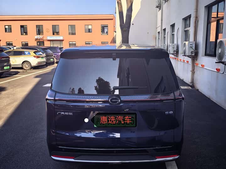 Фото 9 - GAC Trumpchi E8