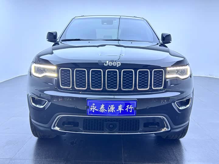 Photo 2 - Jeep Grand Cherokee