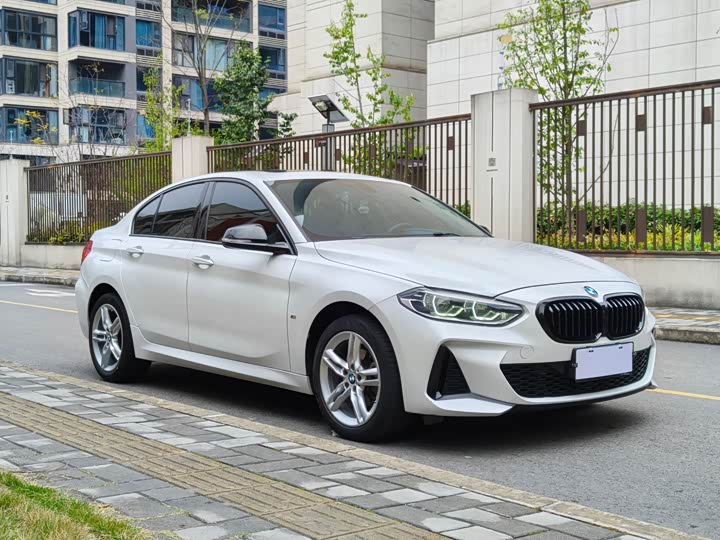 Фото 3 - BMW 1 Series