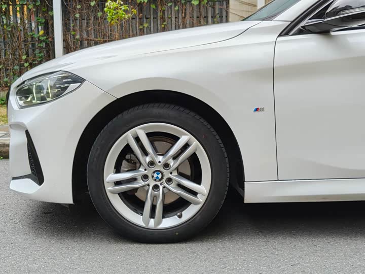 Фото 9 - BMW 1 Series