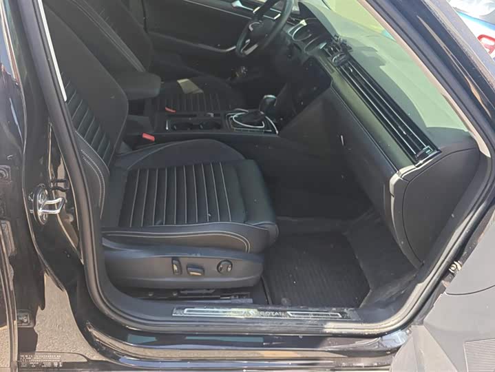 Фото 8 - Volkswagen Magotan