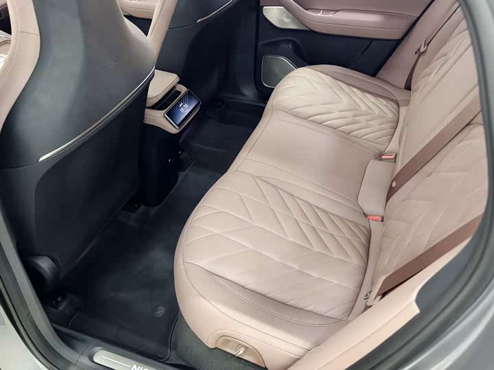 Фото 8 - Nio EC6