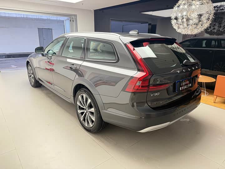 Фото 6 - Volvo V90