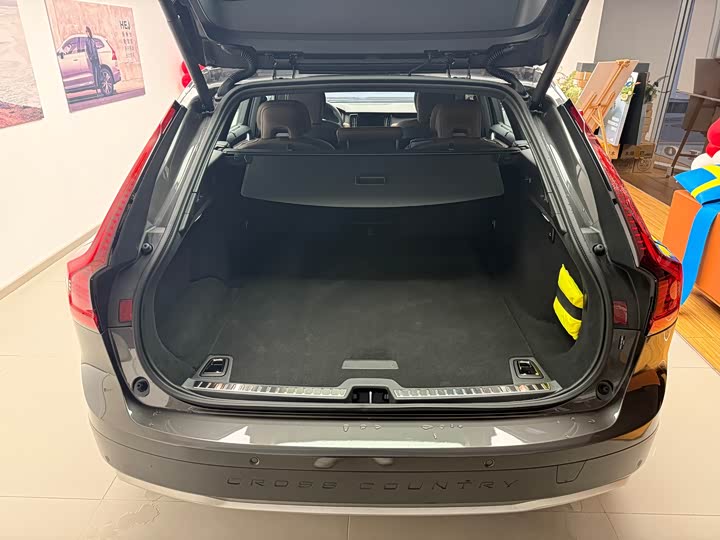 Фото 7 - Volvo V90