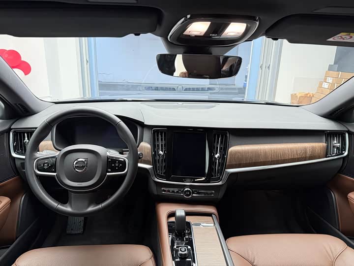Фото 9 - Volvo V90