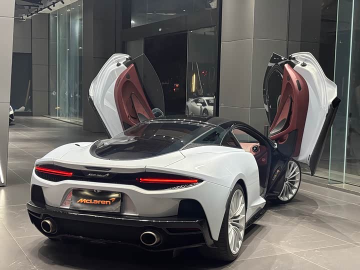 Фото 4 - McLaren GT