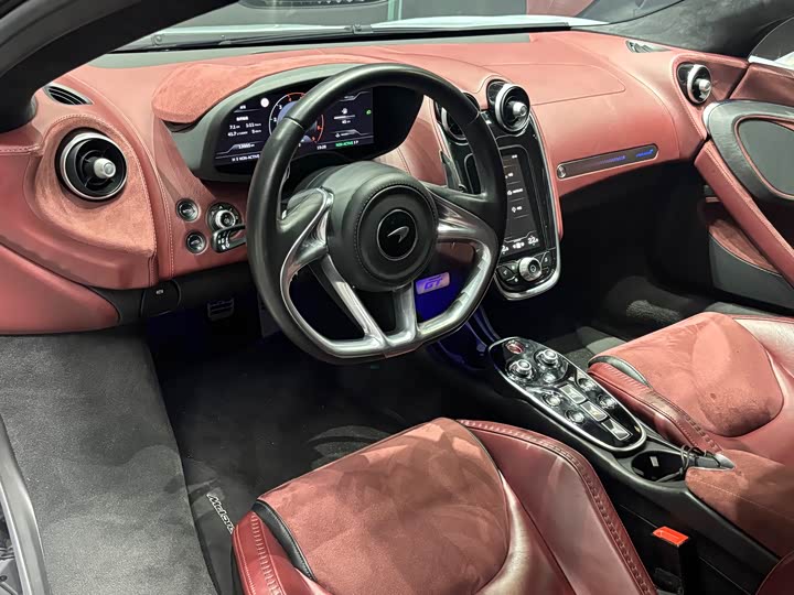 Фото 5 - McLaren GT