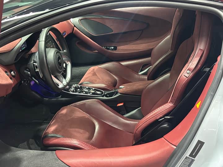 Фото 7 - McLaren GT