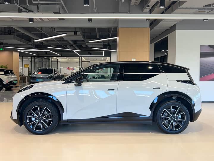 Фото 4 - Zeekr X