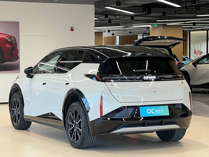 Фото 5 - Zeekr X