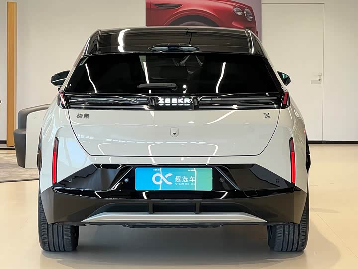 Фото 6 - Zeekr X