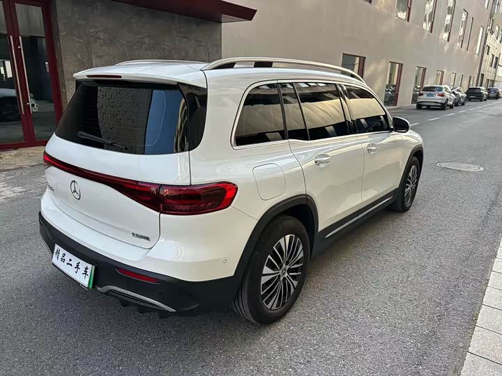 Фото 4 - Mercedes-Benz EQB