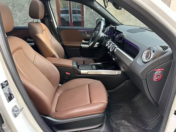 Фото 7 - Mercedes-Benz EQB