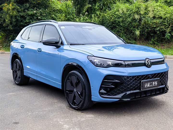 Фото 3 - Volkswagen Tiguan L Pro