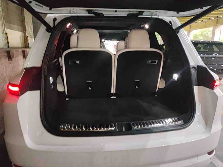 Фото 6 - LiXiang L9