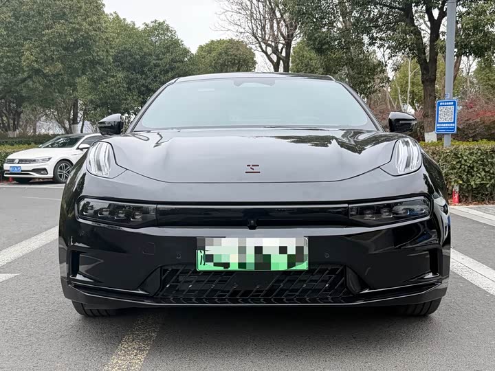 Фото 2 - Zeekr 001