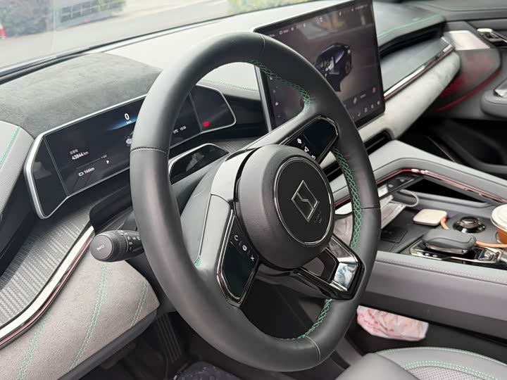 Фото 4 - Zeekr 001