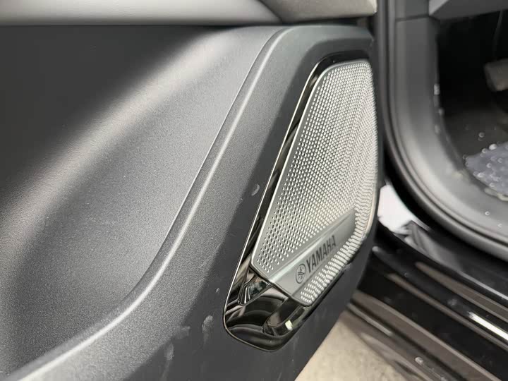 Фото 7 - Zeekr 001