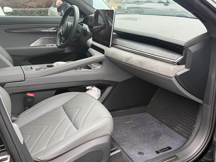 Фото 9 - Zeekr 001