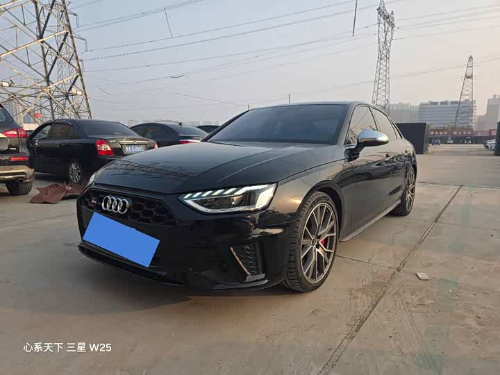 Фото 1 - Audi S4