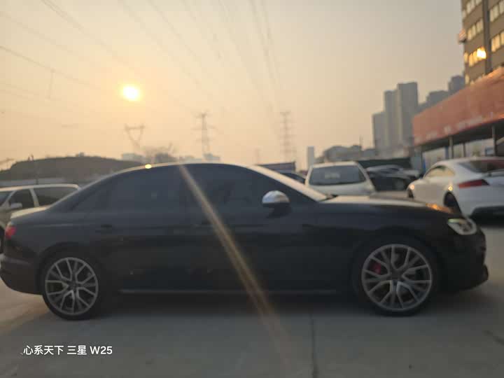 Фото 4 - Audi S4