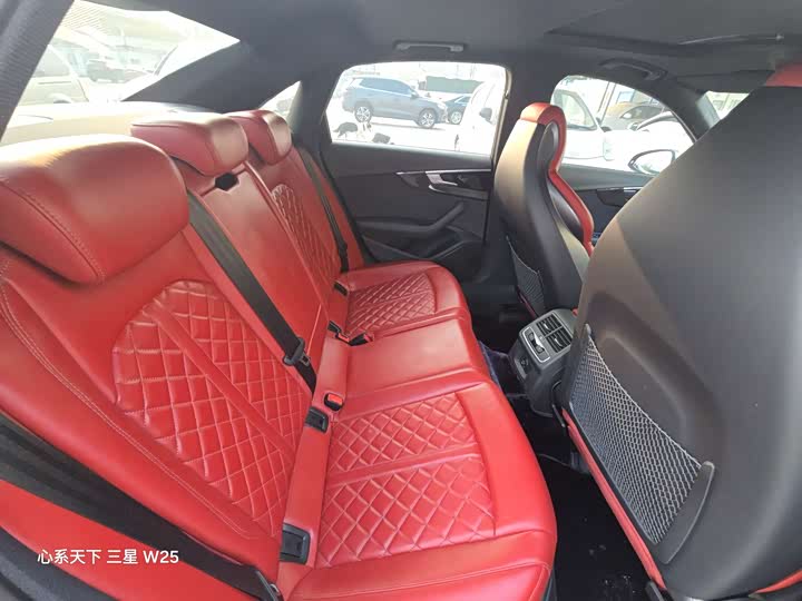 Фото 9 - Audi S4