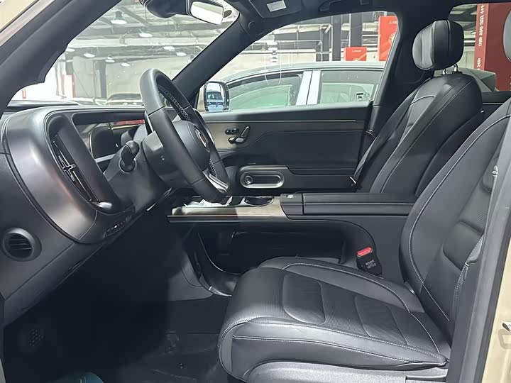 Фото 8 - Smart #5