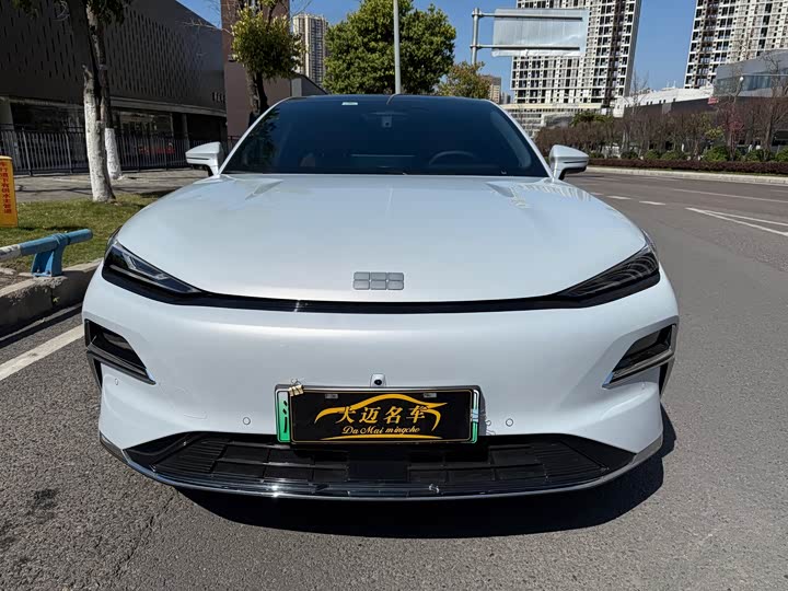 Фото 2 - Geely Galaxy Starshine 8 EM-i