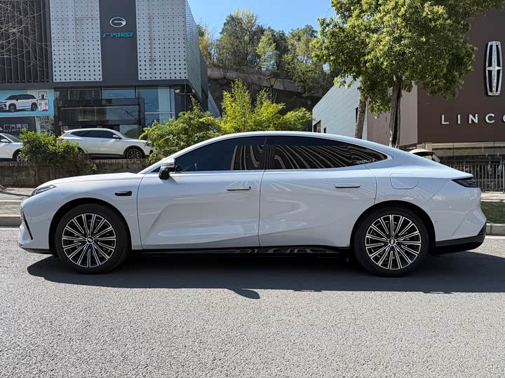 Фото 7 - Geely Galaxy Starshine 8 EM-i