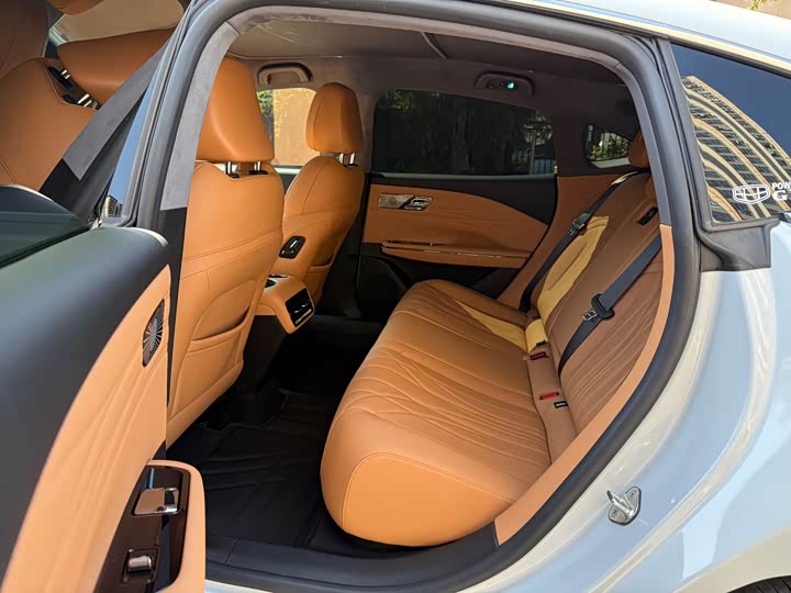 Фото 9 - Geely Galaxy Starshine 8 EM-i