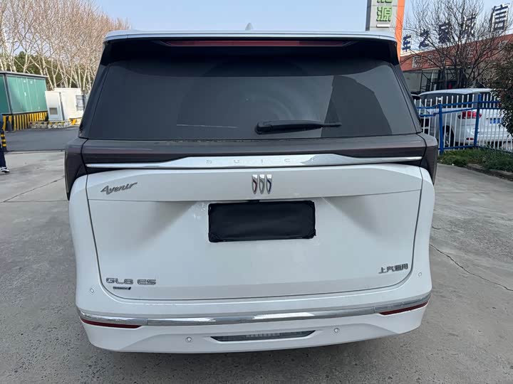 Photo 7 - Buick GL8 ES