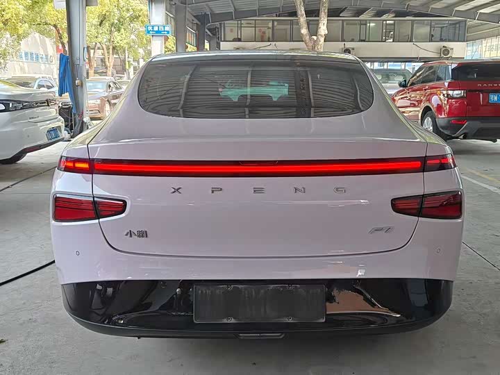 Фото 7 - XPeng P7