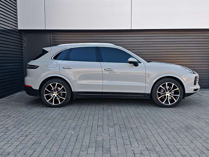 Фото 2 - Porsche Cayenne