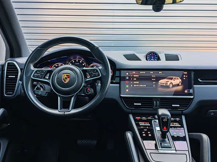 Фото 9 - Porsche Cayenne