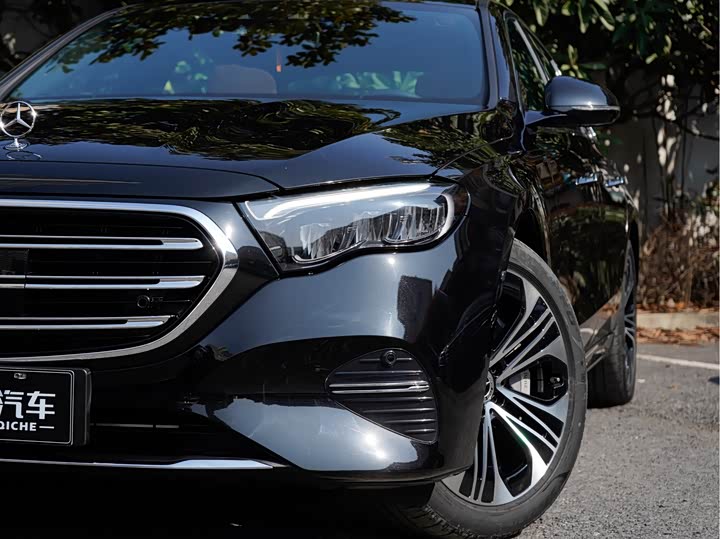 Фото 9 - Mercedes-Benz E-Class Hybrid