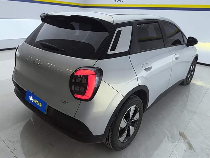 Фото 3 - GAC Aion UT