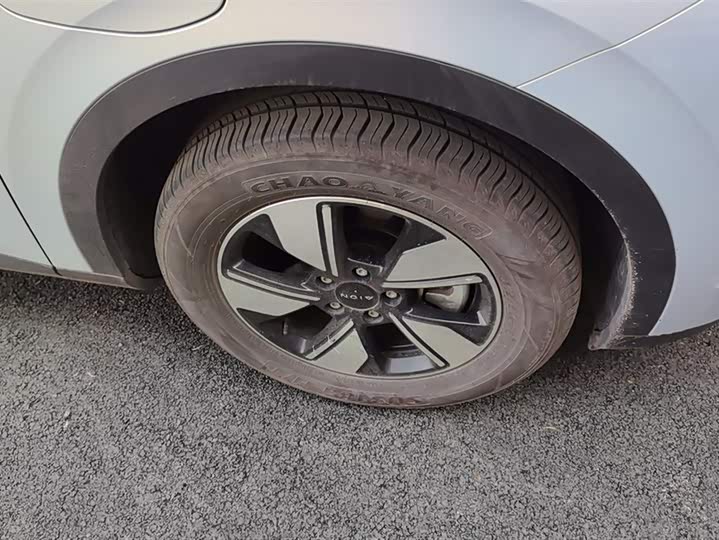 Фото 6 - GAC Aion UT