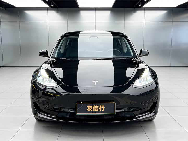 Фото 2 - Tesla Model 3
