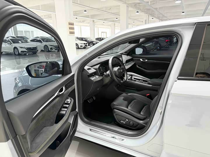 Фото 8 - Geely Preface