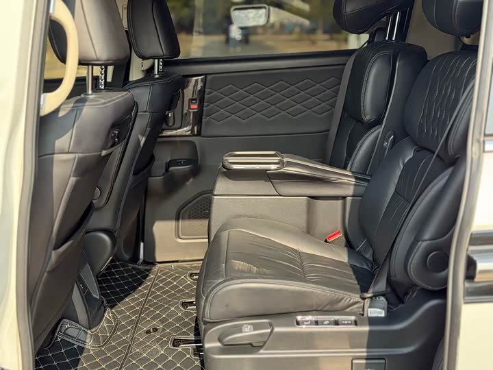 Фото 5 - Honda Elysion